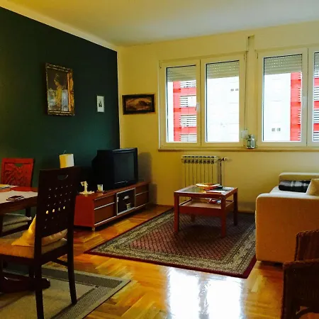 With A Parking Space - 11792 扎达尔