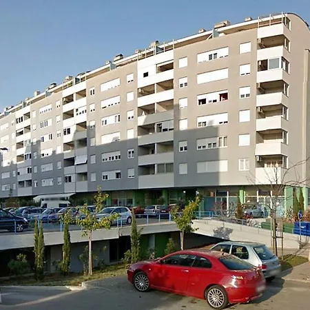 With A Parking Space - 11792 شقة *